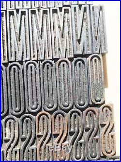 2 Colour Wooden letterpress type, 372 pieces, 16 line 2 and 5/8 ins high, 34 mm