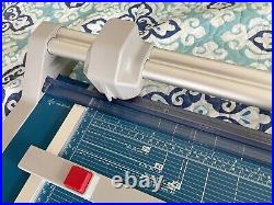 DAHLE 552 Rolling Blade Countertop Paper Trimmer (slightly used)