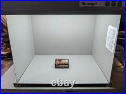 GretagMacbeth X-Rite Pantone The Judge II Light Box Color Matching Booth
